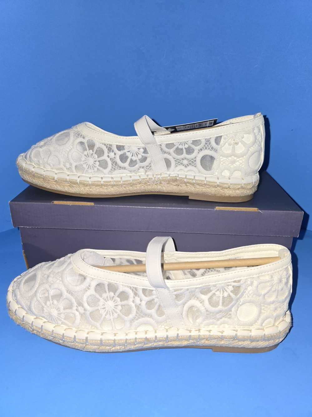 NWT Universal Thread Celia Floral Lace Size 9 Last Pair!